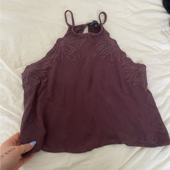 Kendall & Kylie Halter Top - Picture 2 of 7